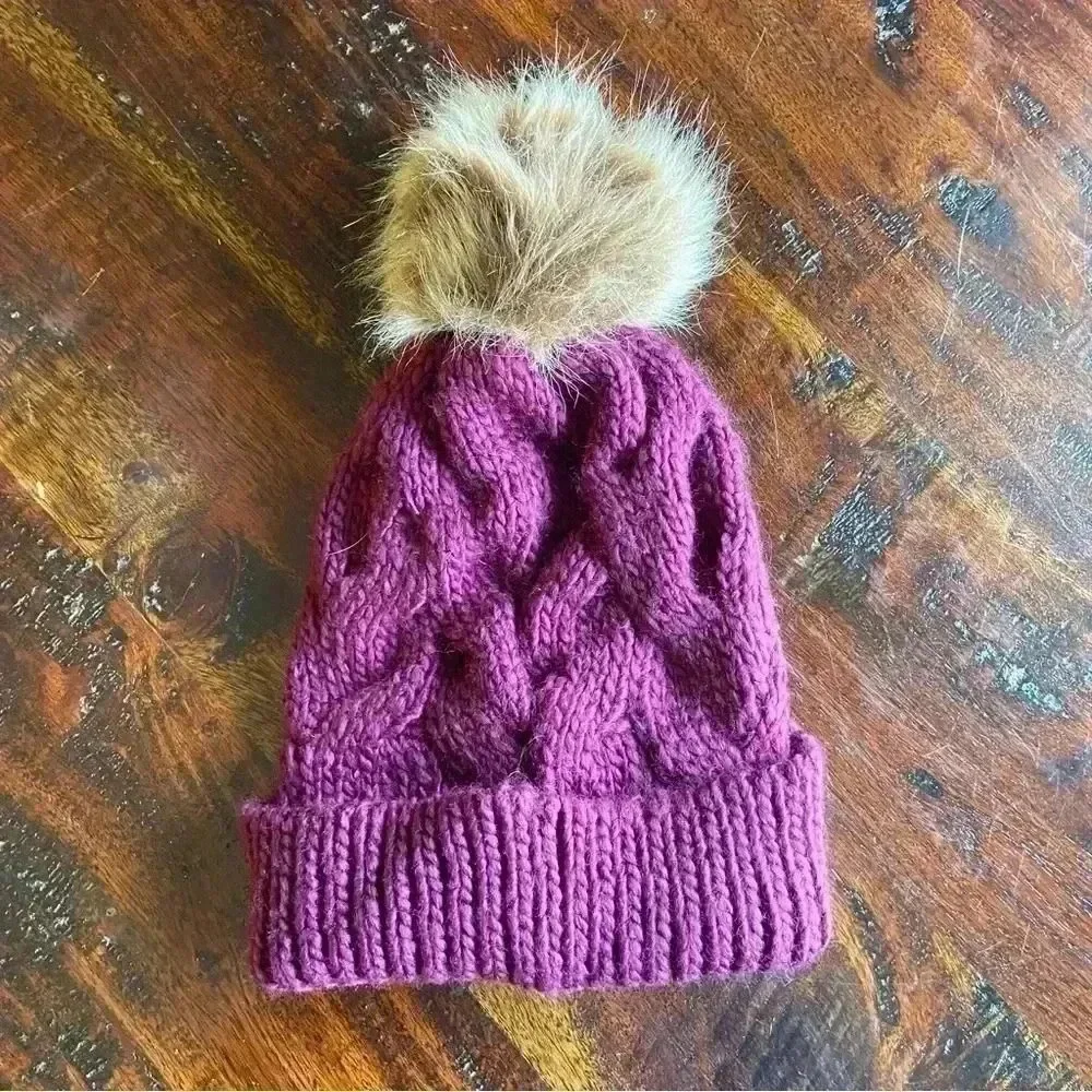 Express womans Pom Pom cable knit beanie hat winter
